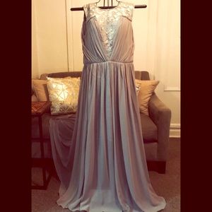 Silver Vera Wang Gown w/ free luxury Box!